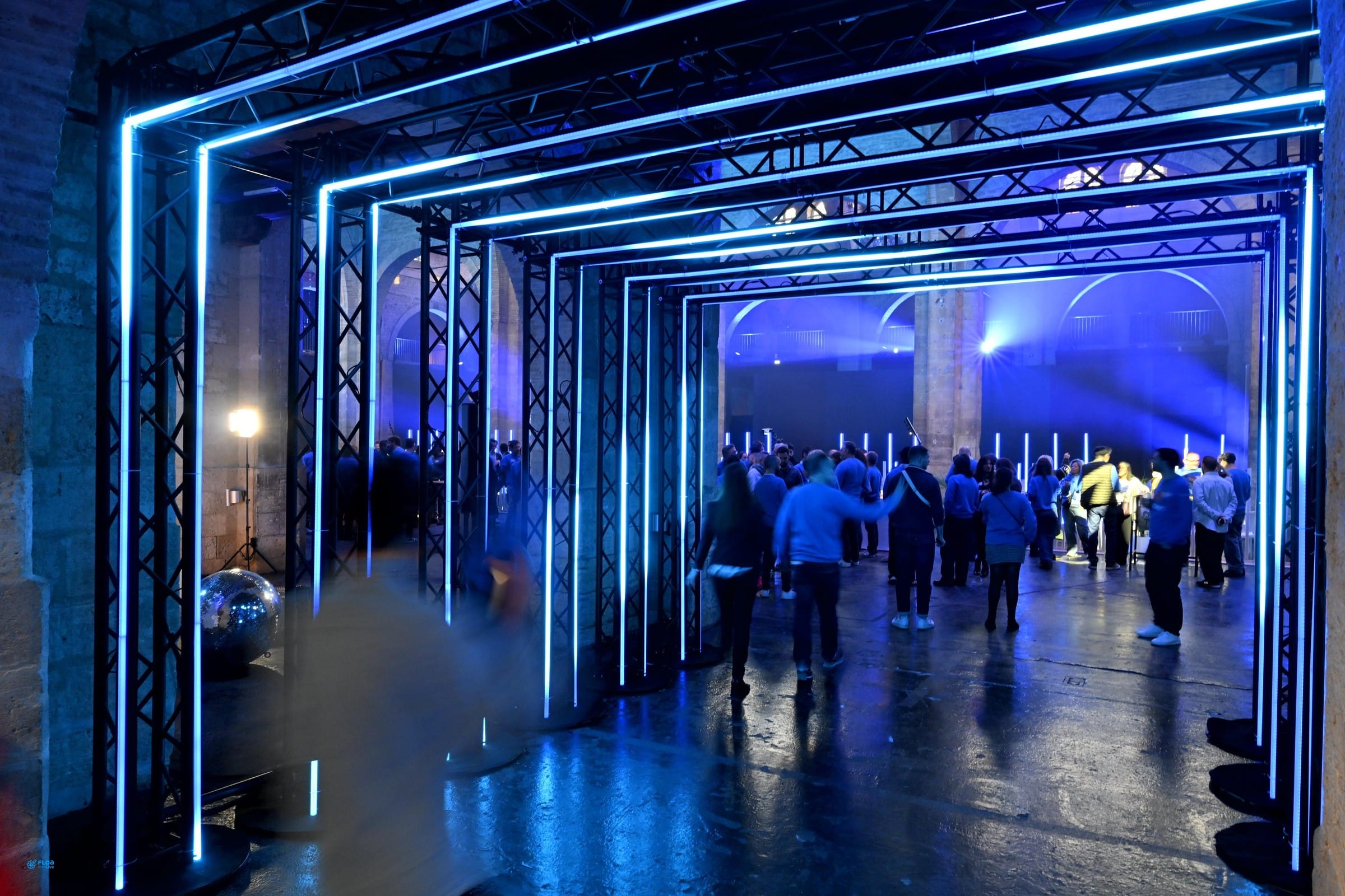 Scénographie événement tunnel de led